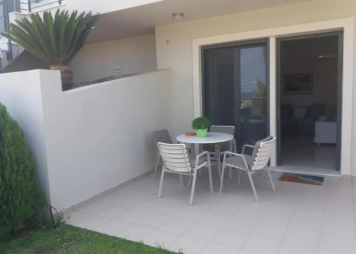Lena\'S Fresh Studio Near The Airport With Seaview